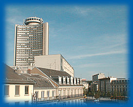 Les chambres de notre hôtel côté rue ont vue sur la célèbre tour de l'Europe